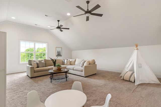 5212 Mead Park Dr, Thompsons Station, TN 37179