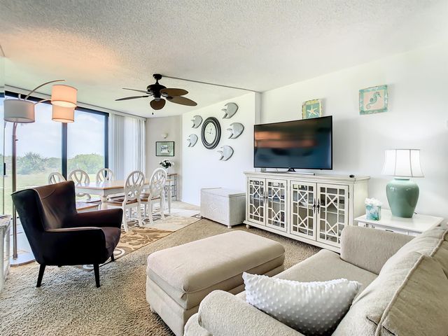 2 Dondanville Rd 110, St Augustine, FL 32080