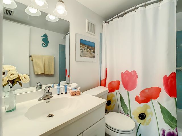 2 Dondanville Rd 110, St Augustine, FL 32080