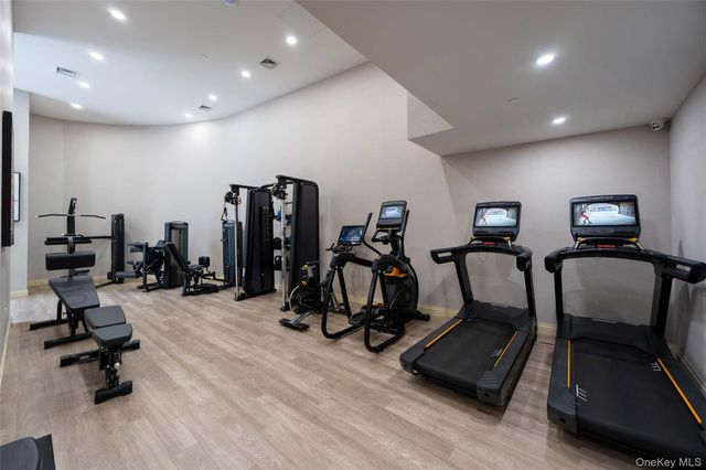 78-29 Austin 404, Forest Hills, NY 11375