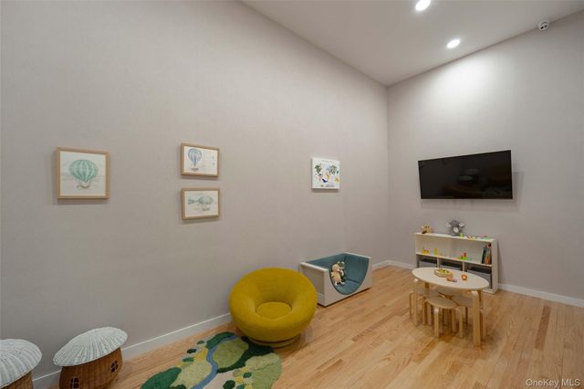 78-29 Austin 404, Forest Hills, NY 11375
