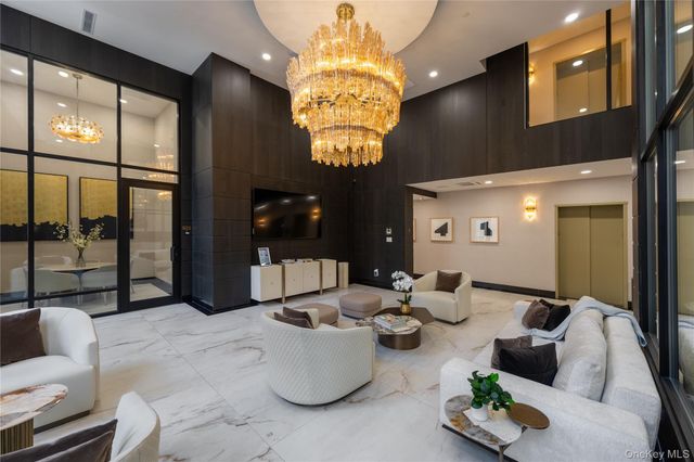 78-29 Austin 404, Forest Hills, NY 11375