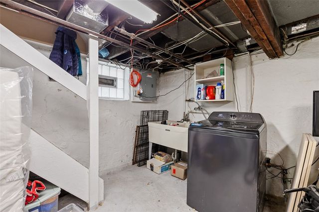 90 Briggs St, Overbrook, PA 15234