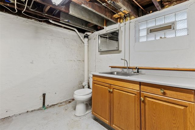 90 Briggs St, Overbrook, PA 15234