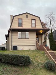 90 Briggs St, Overbrook, PA 15234