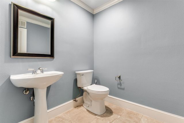 5055 Addison Circle 205, Addison, TX 75001