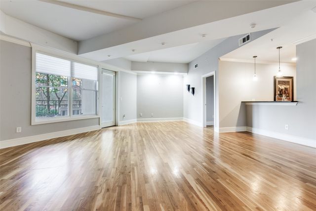 5055 Addison Circle 205, Addison, TX 75001