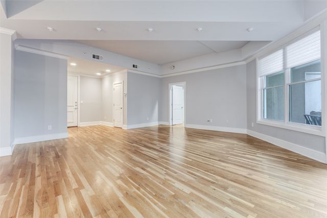 5055 Addison Circle 205, Addison, TX 75001