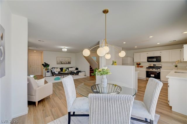 7737 Prosperity River Avenue, Las Vegas, NV 89129