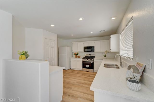 7737 Prosperity River Avenue, Las Vegas, NV 89129