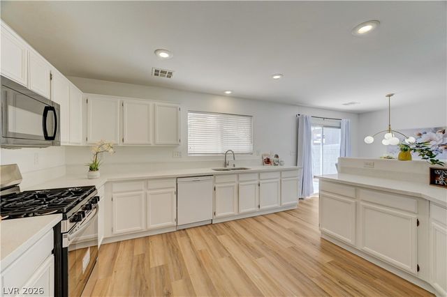 7737 Prosperity River Avenue, Las Vegas, NV 89129