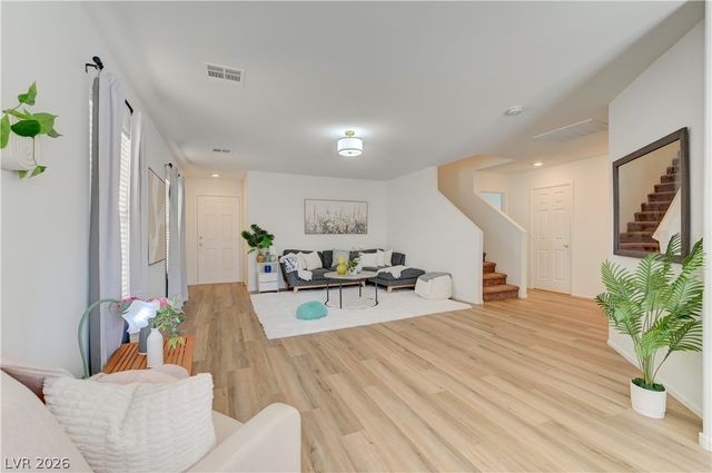 7737 Prosperity River Avenue, Las Vegas, NV 89129