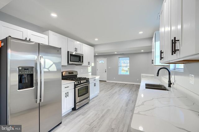 9 AVENAL RD, Baltimore, MD 21221