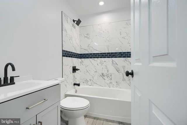 9 AVENAL RD, Baltimore, MD 21221