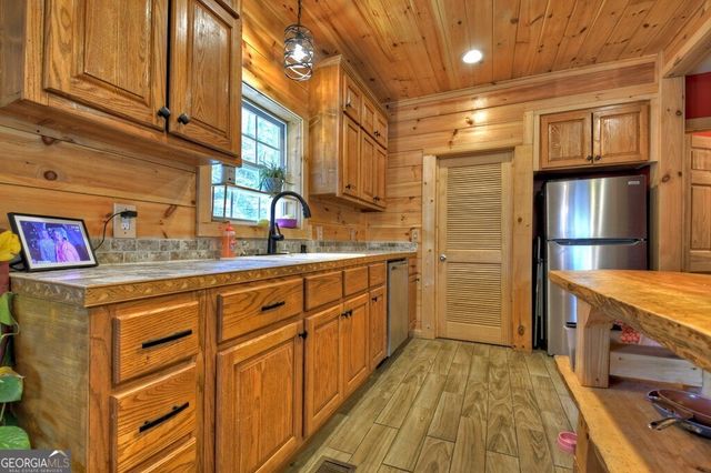 207 Joliet Drive, Ellijay, GA 30540