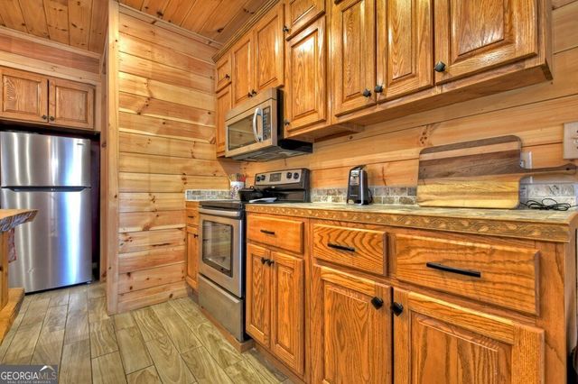 207 Joliet Drive, Ellijay, GA 30540