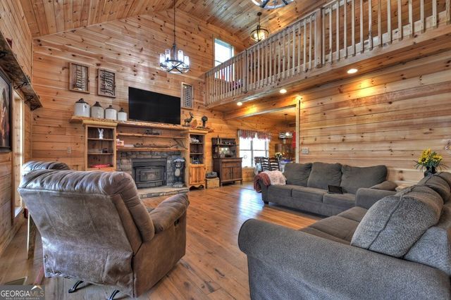 207 Joliet Drive, Ellijay, GA 30540