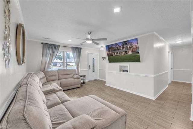 5 Jimmy CIR, Hampton, VA 23666