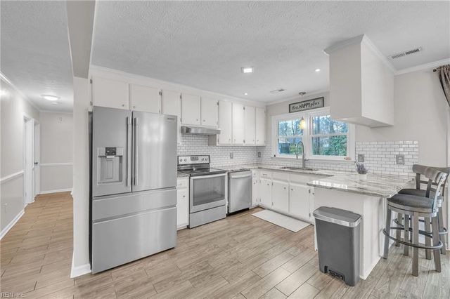 5 Jimmy CIR, Hampton, VA 23666