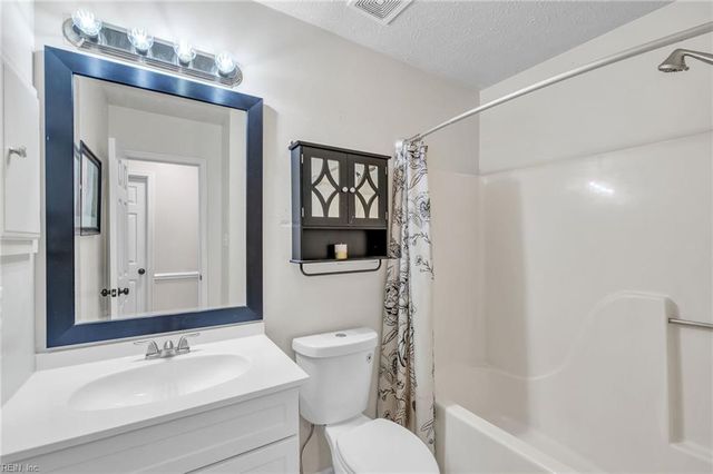 5 Jimmy CIR, Hampton, VA 23666