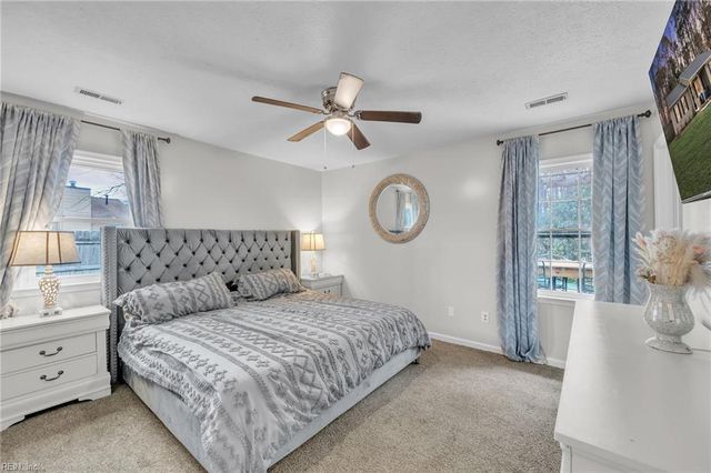 5 Jimmy CIR, Hampton, VA 23666