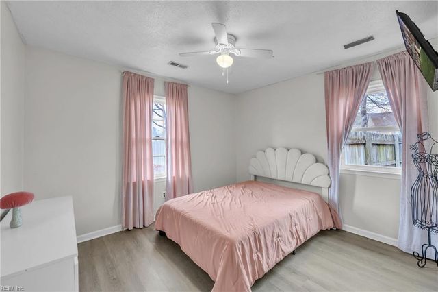 5 Jimmy CIR, Hampton, VA 23666