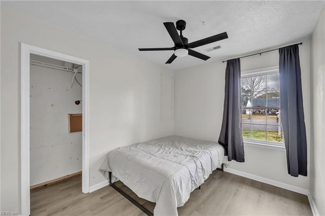 5 Jimmy CIR, Hampton, VA 23666