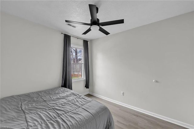 5 Jimmy CIR, Hampton, VA 23666