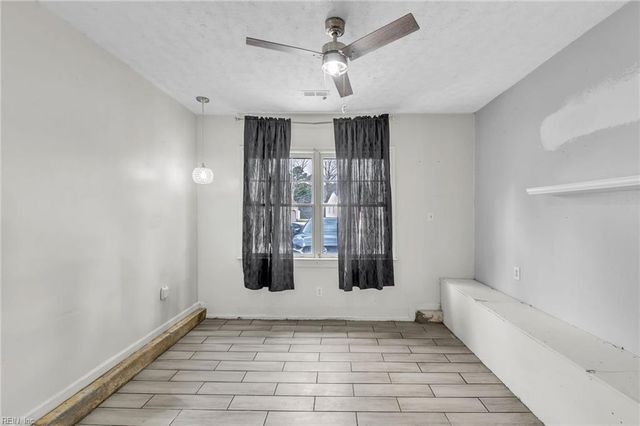 5 Jimmy CIR, Hampton, VA 23666