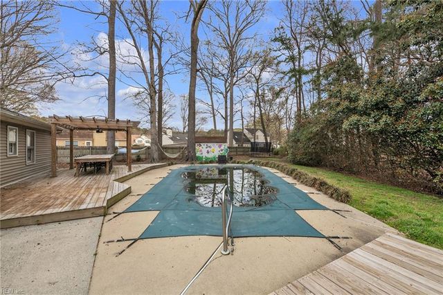 5 Jimmy CIR, Hampton, VA 23666