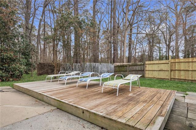 5 Jimmy CIR, Hampton, VA 23666