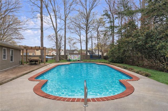 5 Jimmy CIR, Hampton, VA 23666