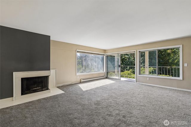 10129 Main St, Bellevue, WA 98004