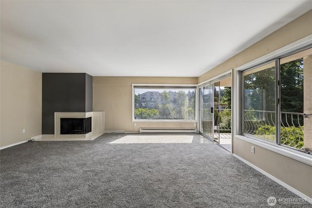 10129 Main St, Bellevue, WA 98004