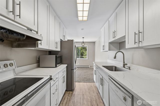 10129 Main St, Bellevue, WA 98004