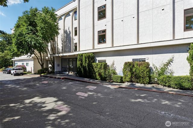 10129 Main St, Bellevue, WA 98004