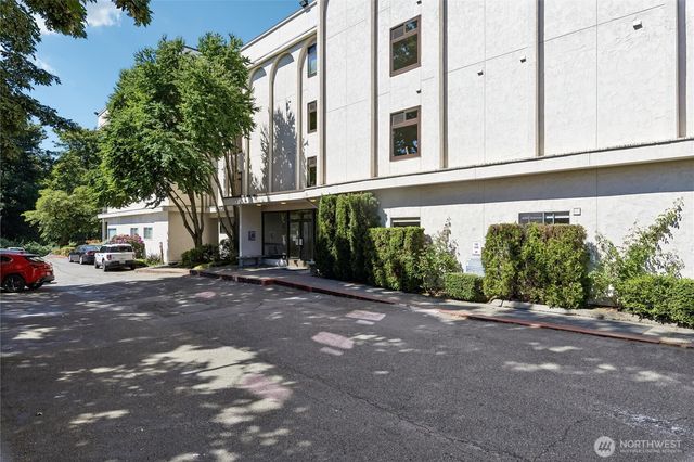 10129 Main St, Bellevue, WA 98004