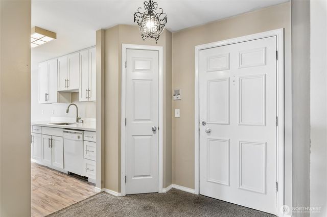 10129 Main St, Bellevue, WA 98004