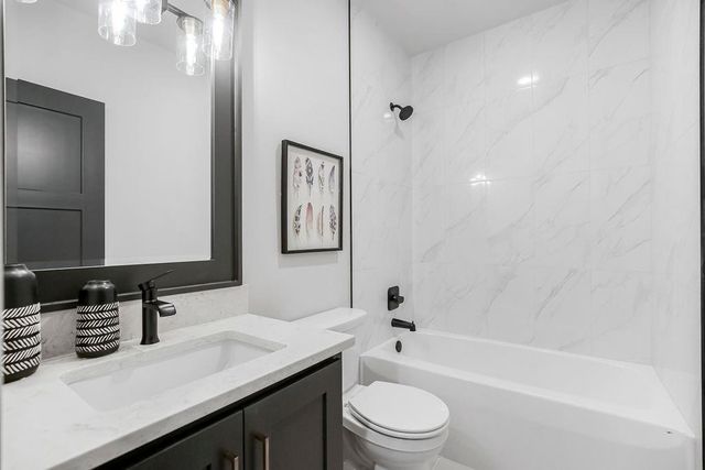 16771 S Twilight Lane, Olathe, KS 66062