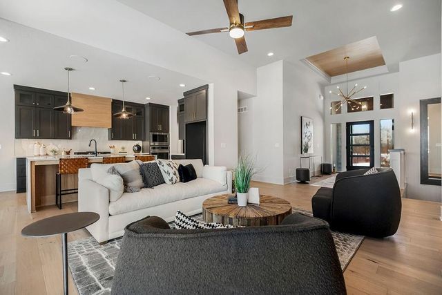 16771 S Twilight Lane, Olathe, KS 66062