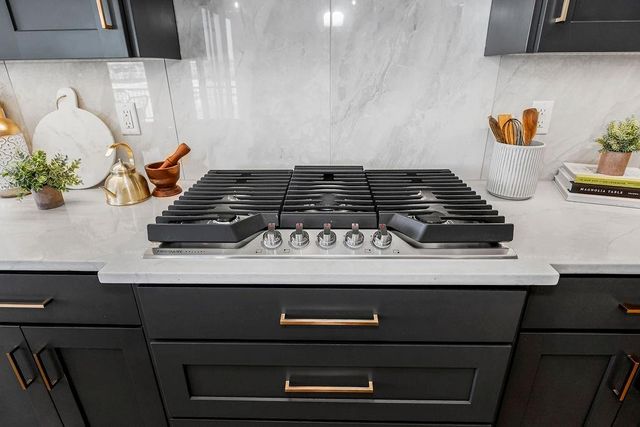 16771 S Twilight Lane, Olathe, KS 66062