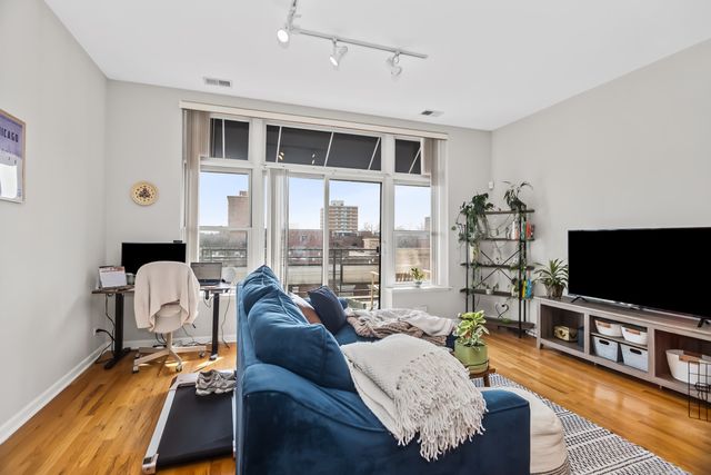 2010 W Pierce Street 402, Chicago, IL 60622