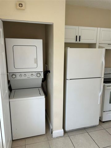 232 SW 122nd Ter 232, Pembroke Pines, FL 33025