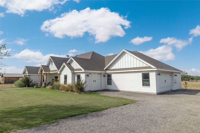 2910 Southpark Drive, Coleman, TX 76834