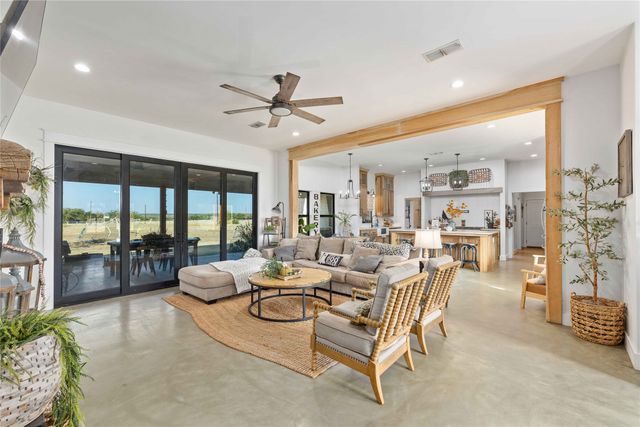 2910 Southpark Drive, Coleman, TX 76834