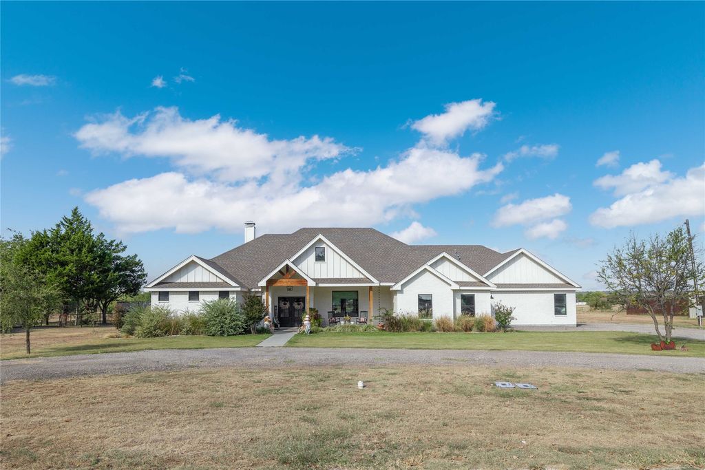 2910 Southpark Drive, Coleman, TX 76834