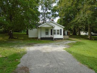 2503 Memorial Blvd, Springfield, TN 37172