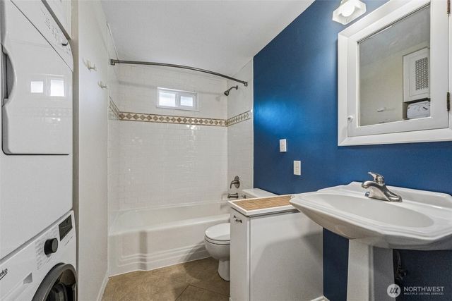 627 SW 106th Street, Seattle, WA 98146