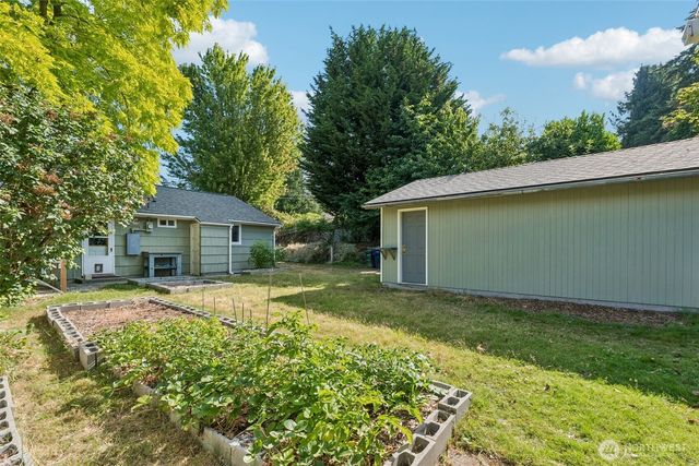 627 SW 106th Street, Seattle, WA 98146