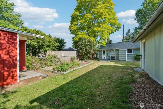 627 SW 106th Street, Seattle, WA 98146
